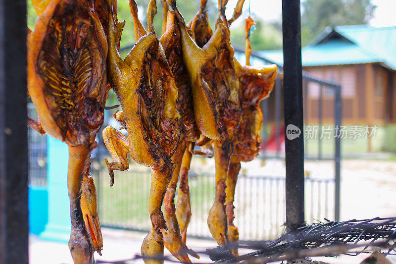 马来西亚美食:“Itik Salai”(烟熏鸭)